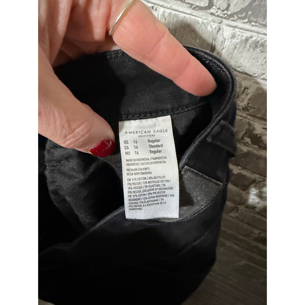 American Eagle Black Jegging with Destruction - Picture 4 of 4